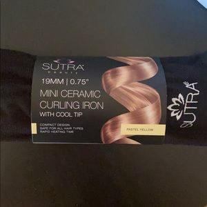 Mini ceramic curling iron